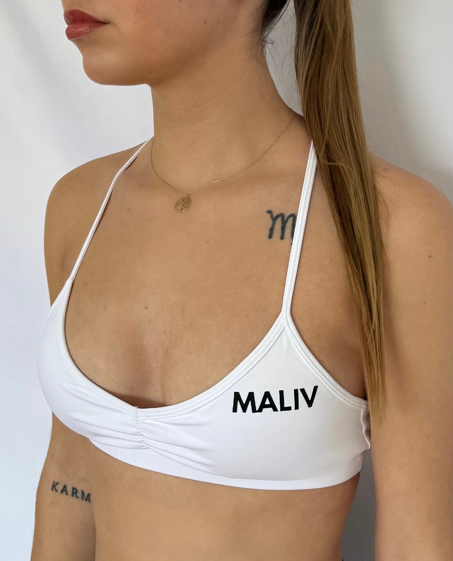 REALITY WHITE TOP