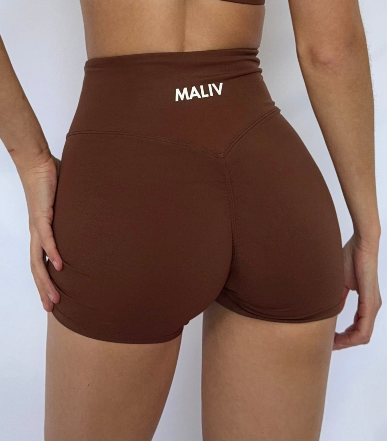 REALITY INVISIBLE SCRUNCH SHORT EXPRESSO